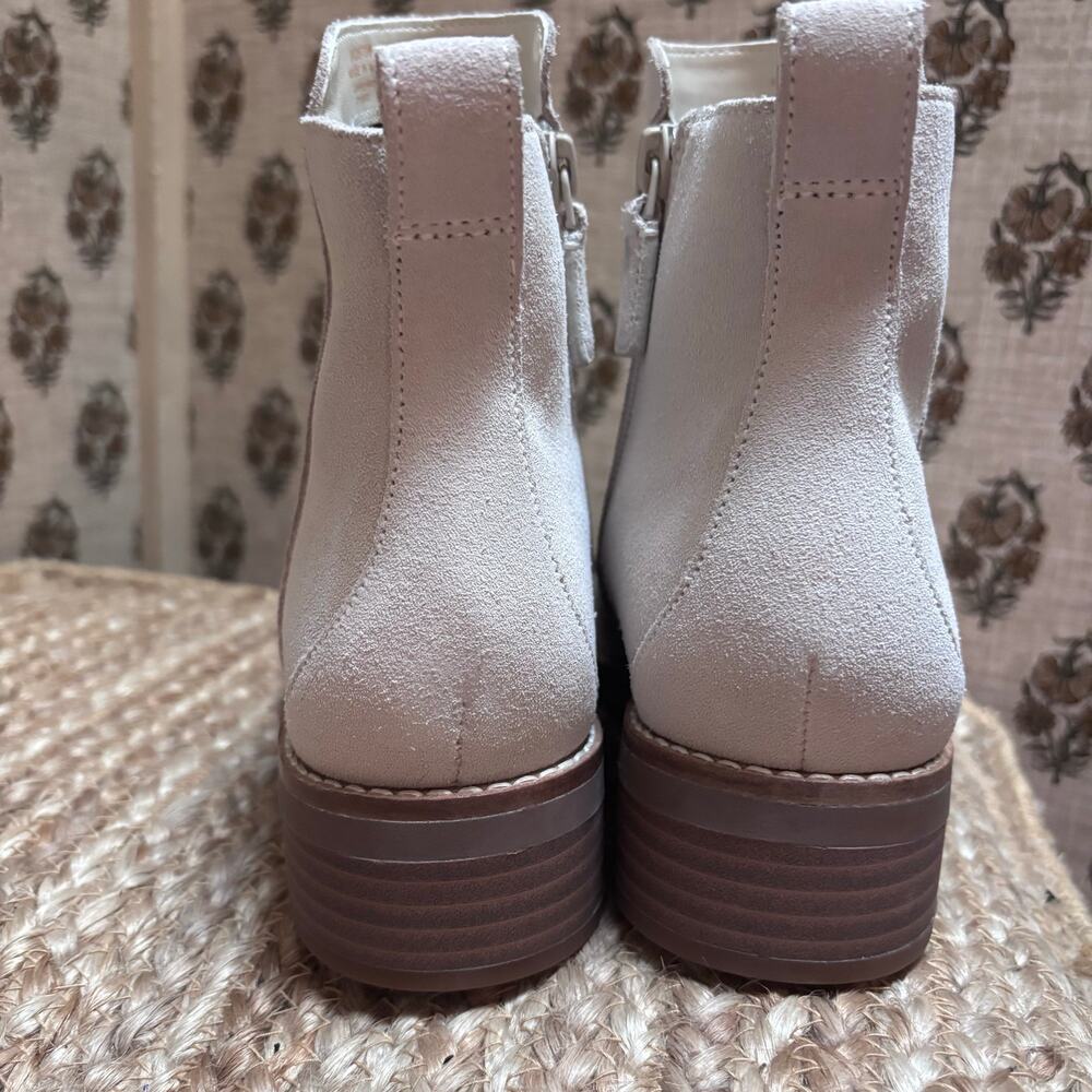 Cole Haan River White Suede Waterproof Chelsea Boots sz5.5 Minimalist Utility - Picture 3 of 6